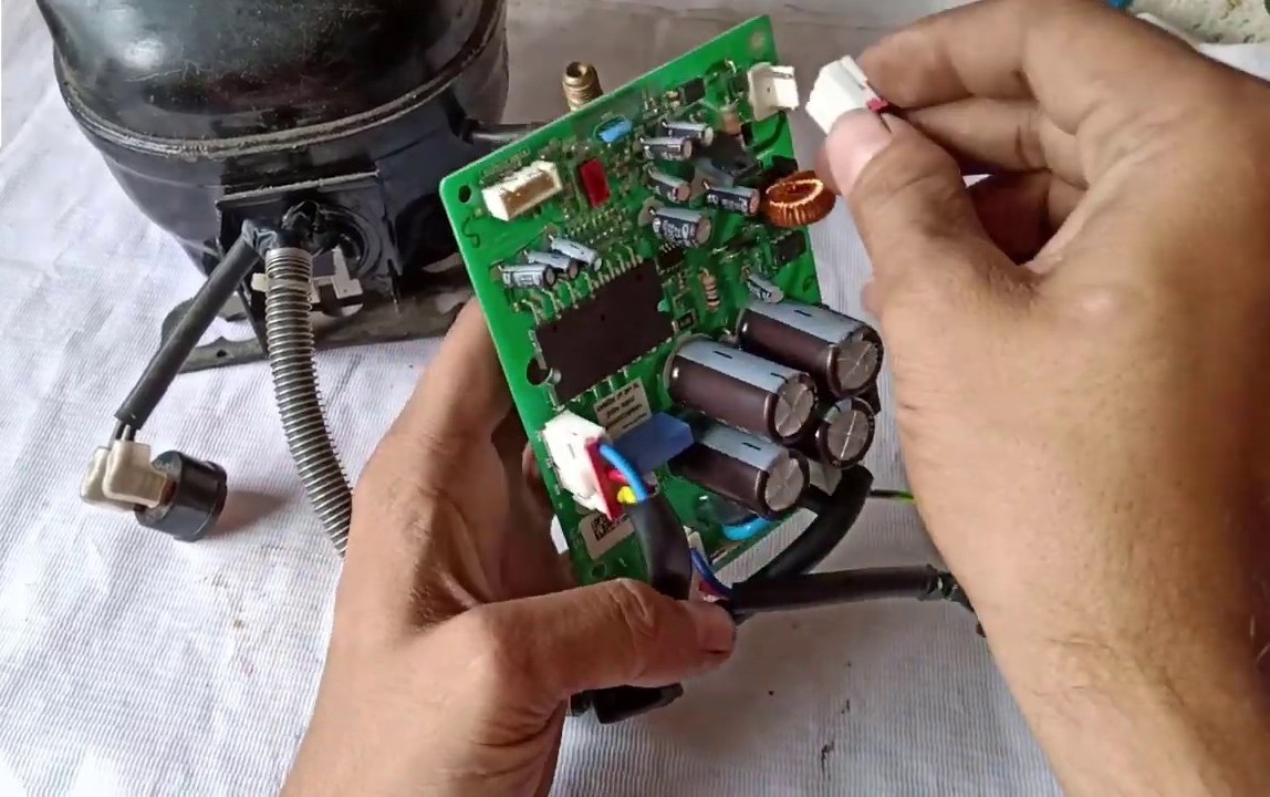 Refrigerator pcb card change